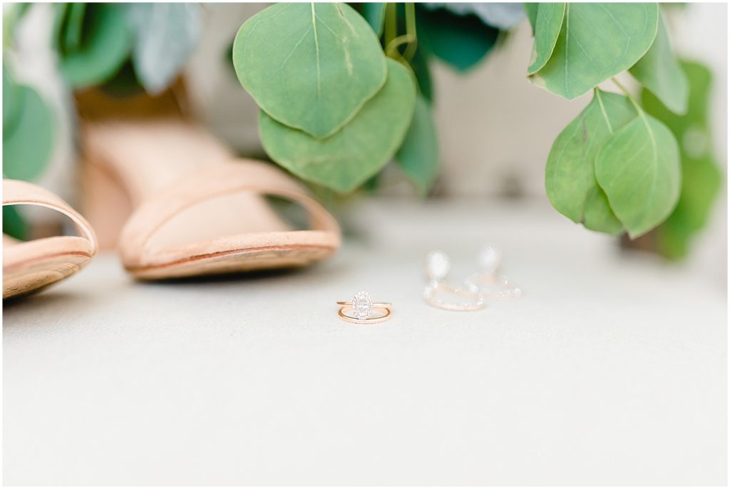 warehouse 55 bride and groom styled session rings and bouquet