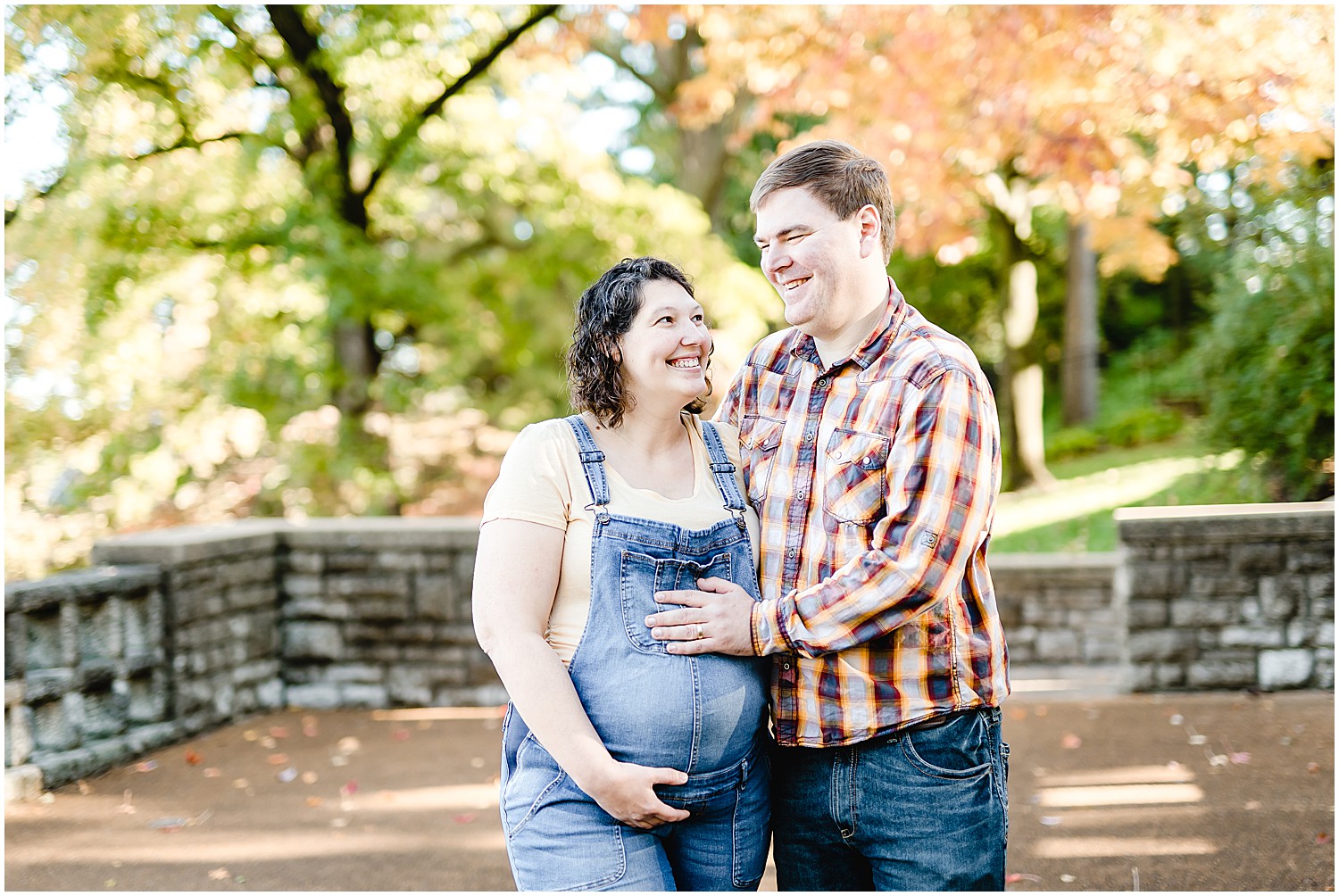 maternity session fall trees