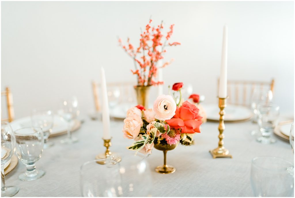 table setting center piece gold accents