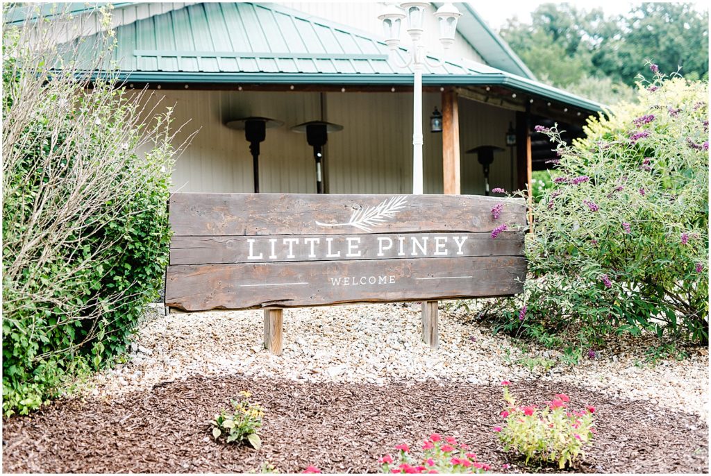 little piney lodge Hermann, mo wedding venue welcome sign